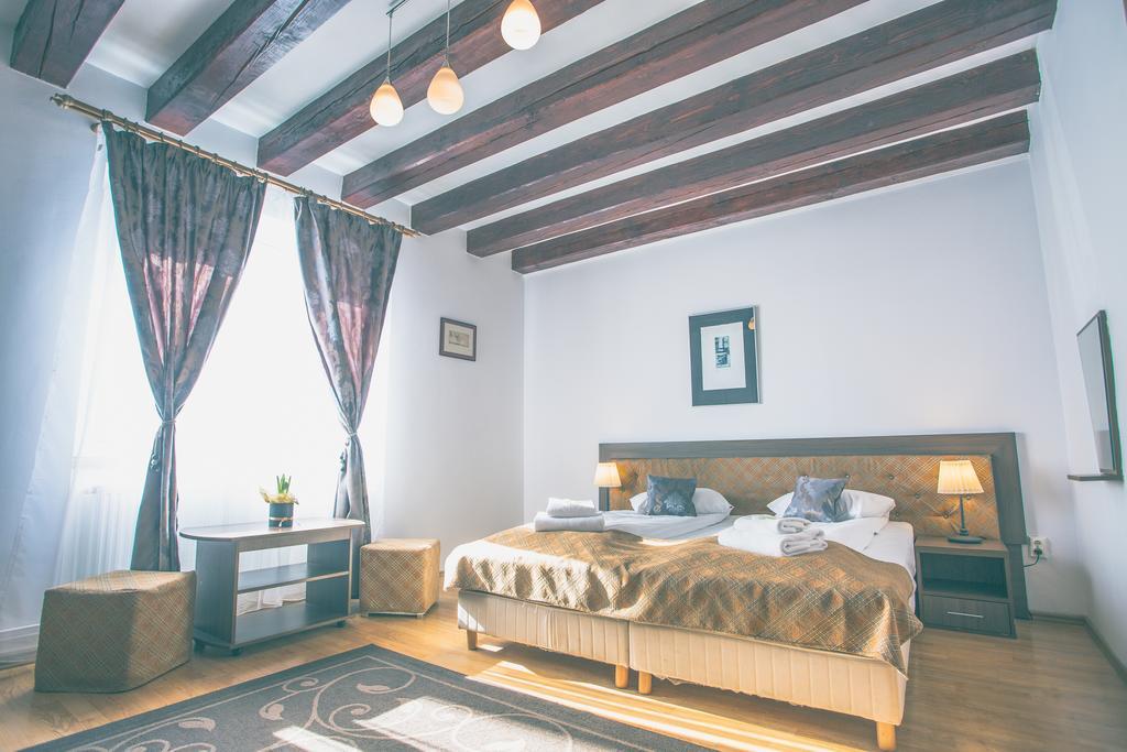 Pension Gallery Brasov Ngoại thất bức ảnh